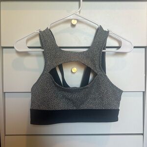 Lululemon Sports Bra – Size 6